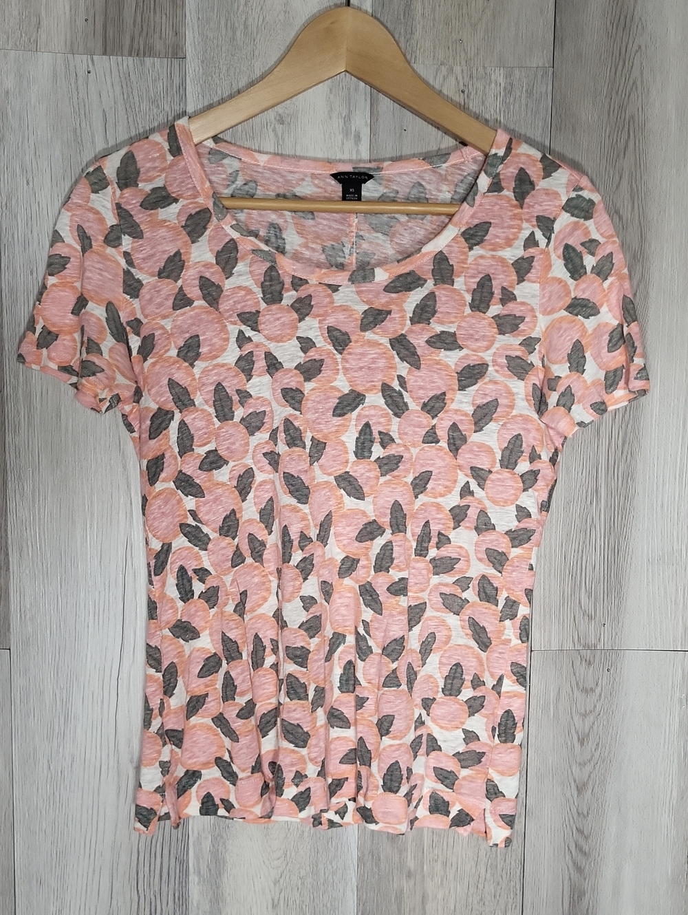 Ann Taylor Juicy Fruit Tee Womens XS 100% Linen Lightweight Citrus Peach Orange